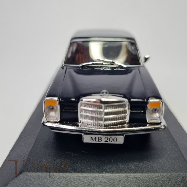 Miniatura 1/43 Mercedes Benz 200 - 1968