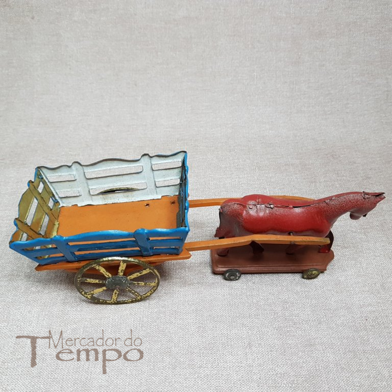 Brinquedo Português Carroça puxada por cavalo em folha/chapa