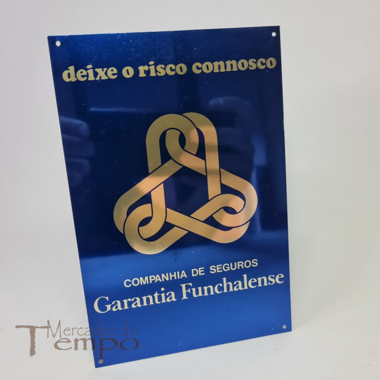 Placa em metal Companhia de Seguros Garantia Funchalense