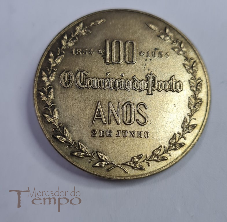Crachá  comemorativo 100 anos Comércio do Porto 185