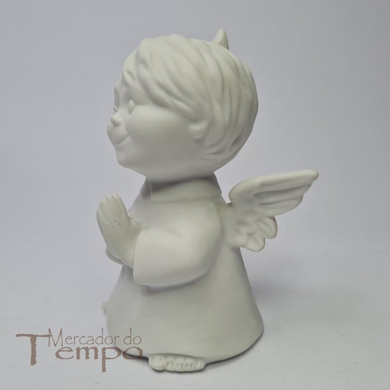 Figura de Anjo maroto em porcelana biscuit da Vista Alegre