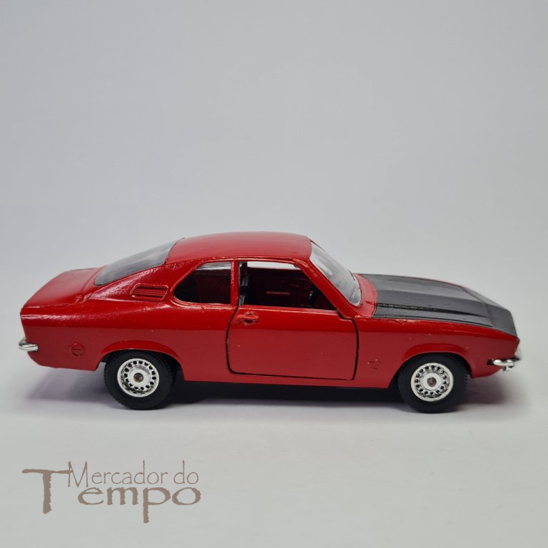 Miniatura 1/43 Solido, Opel Manta 1900 SR