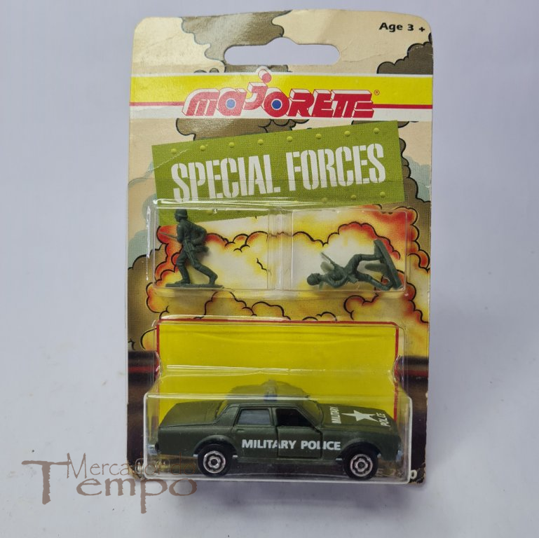 Majorette, Chevrollet Impala, Policia militar com duas figuras, no blister original