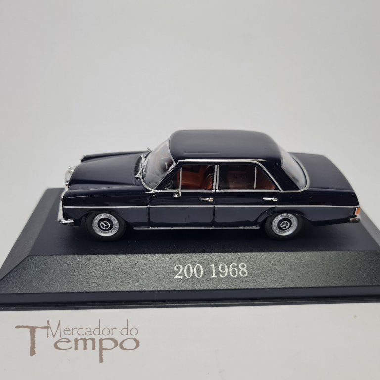 Miniatura 1/43 Mercedes Benz 200 - 1968