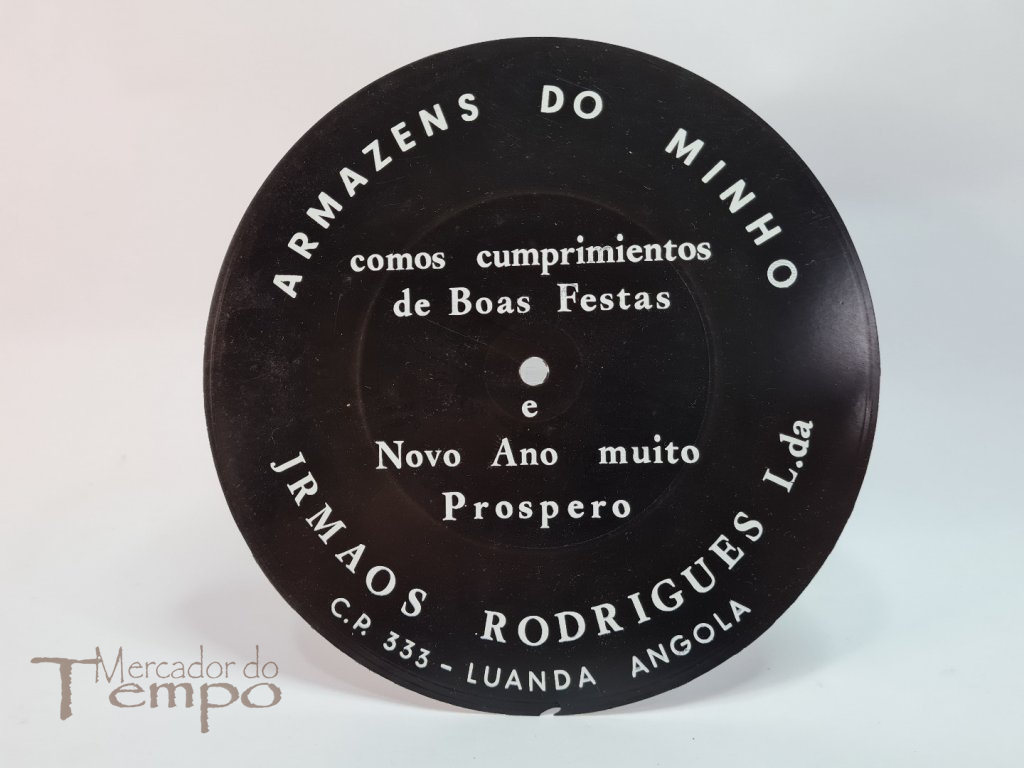 disco de 45rpm com Publicidade aos Armazéns do Minho, com o desejo de Boas Festas, Luanda – Angola