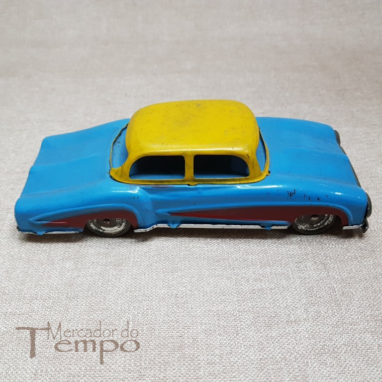 Brinquedo Português antigo Carro em folha/chapa
