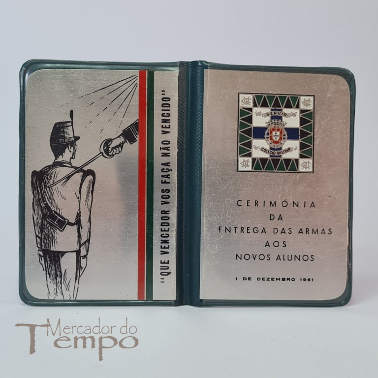 Colégio Militar, Invulgar par de placas em metal e esmaltes, Cerimónia de entrega das armas aos novos alunos, 1961